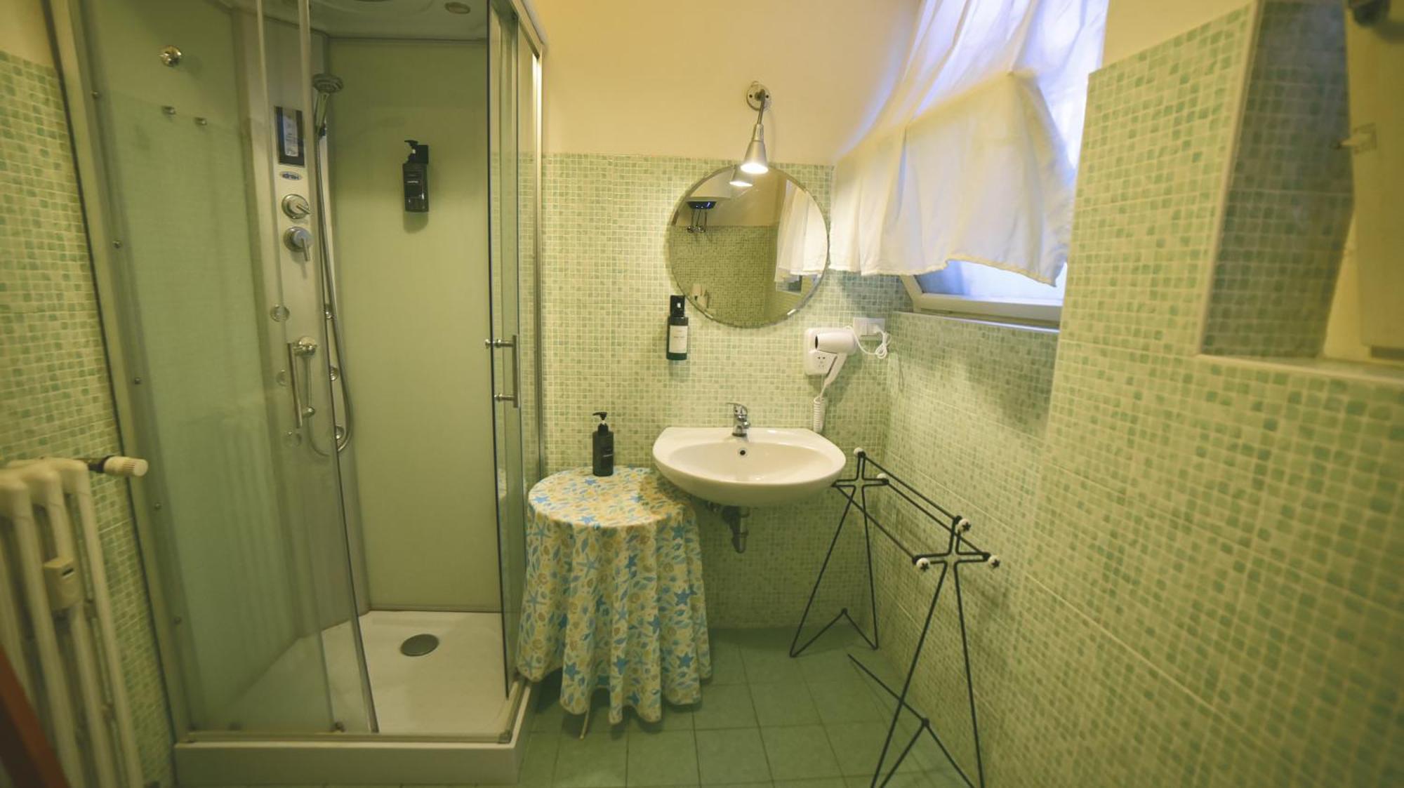 Barcolana Lodge - Hostel Триест Экстерьер фото
